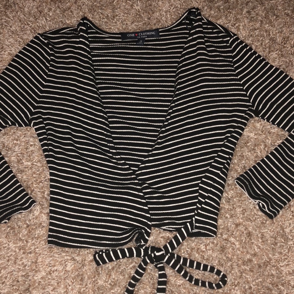 NWOT Long sleeve crop top